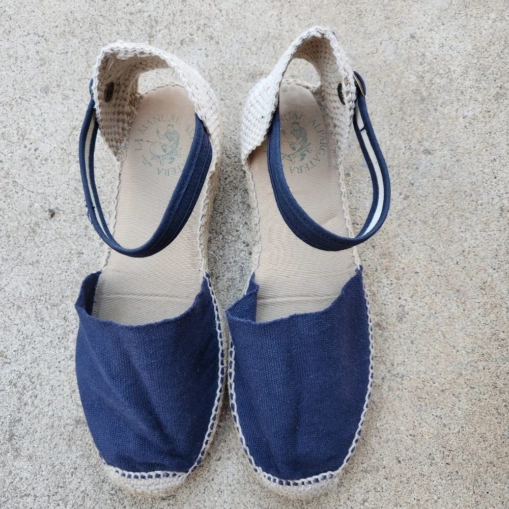 La Manual Alpargatera size snap closure